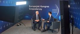 Wiceminister rozwoju i technologii Grzegorz Piechowiak podczas wywiadu udzielonego wnp.pl w trakcie XIII edycji Europejskiego Kongresu Gospodarczego w Katowicach, po prawej stronie siedzi red. Adam Sierak