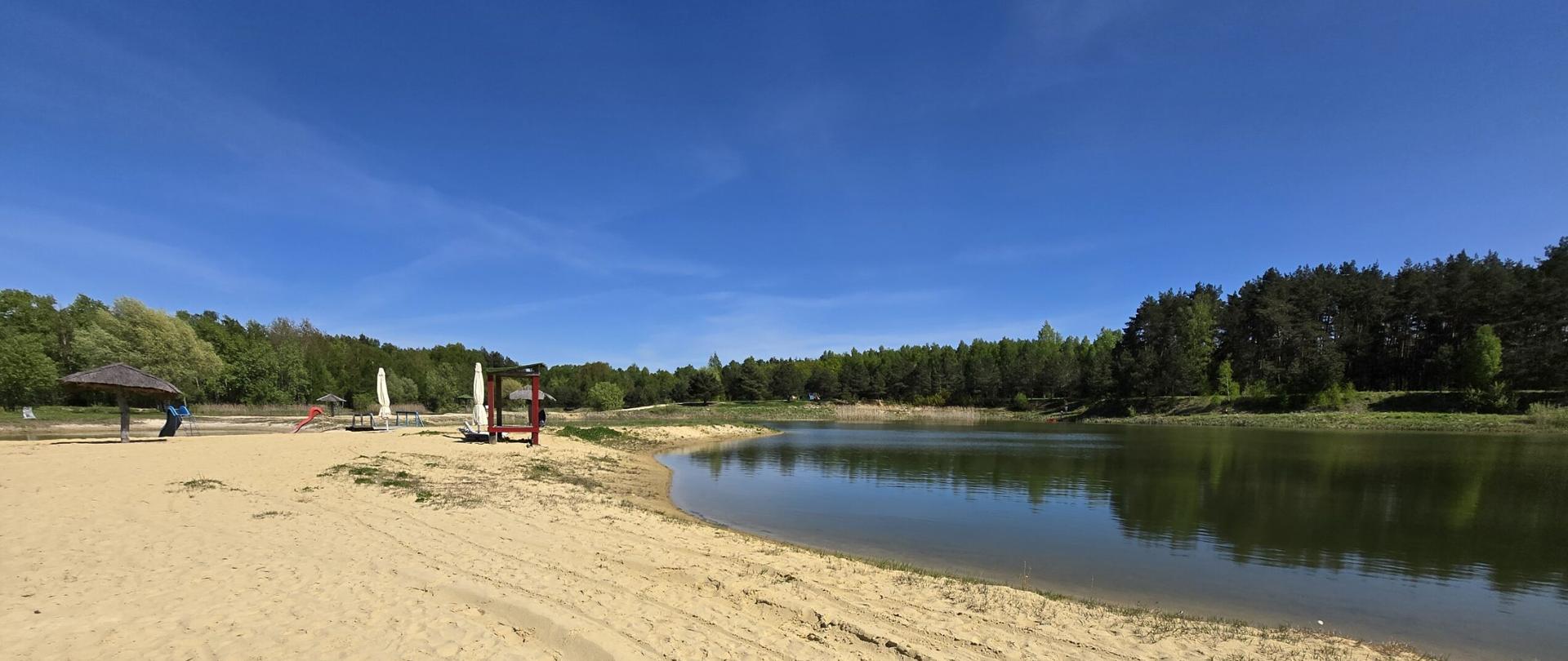 Zdjęcie przedstawiające kąpielisko w Kącku. Źródło zdjęcia: https://kapieliskokack.pl/