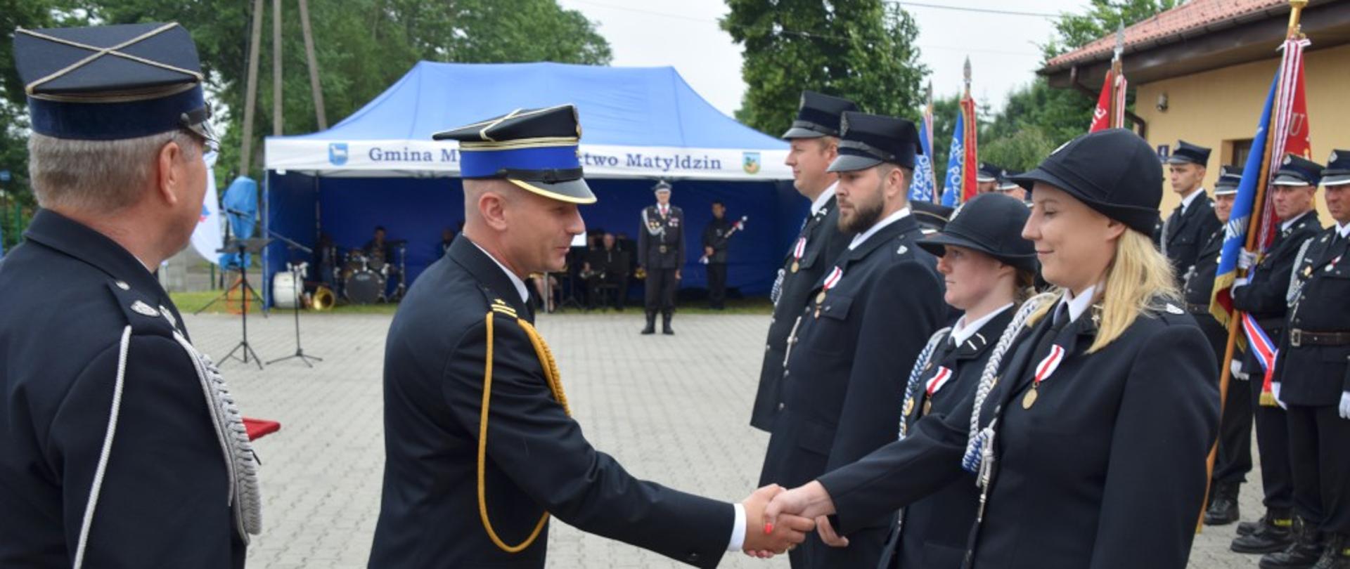 Na zdjęciu uczestnicy podczas trwających obchodów 