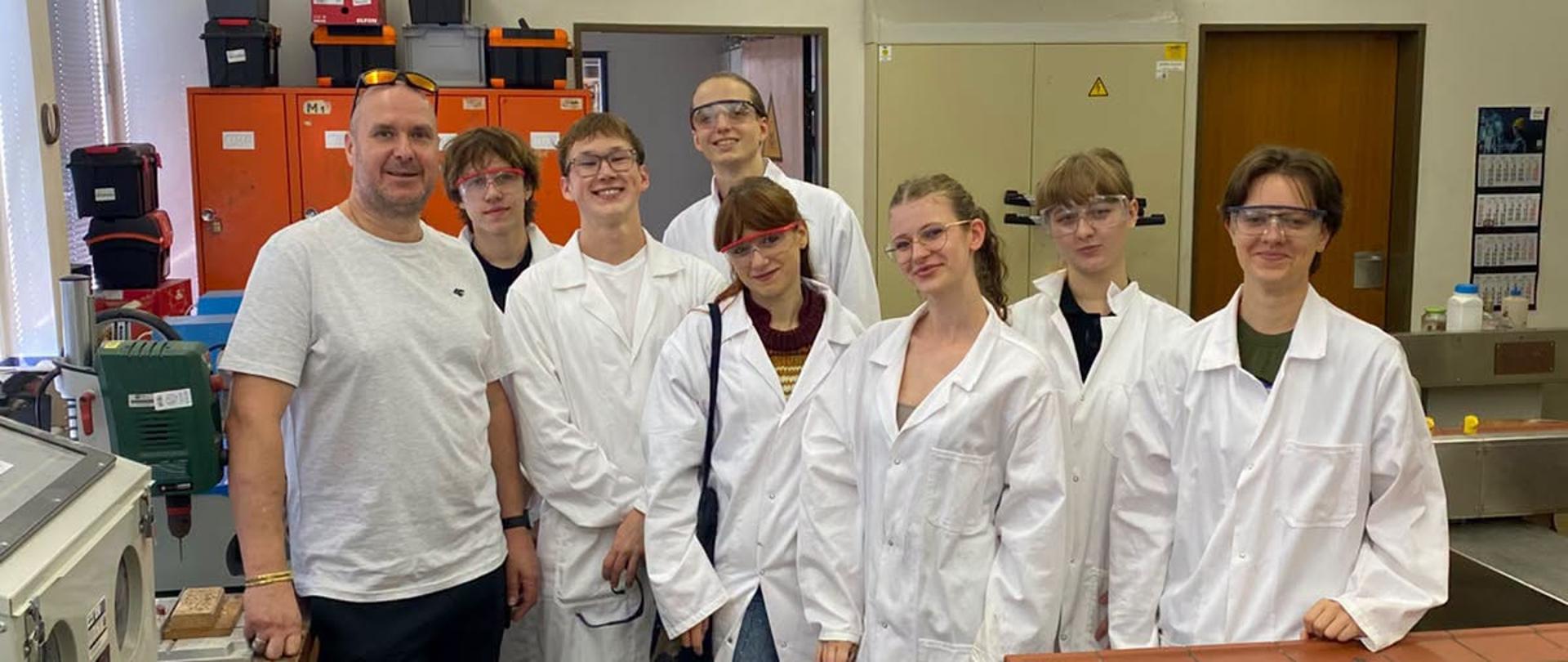 W ramach programu Erasmus+ nauczyciele Radosław Wójcik i Paweł Krzyszkowski uczestniczą w mobilności typu Job Shadowing w Goldschmiedeschule w Pforzheim w Niemczech.