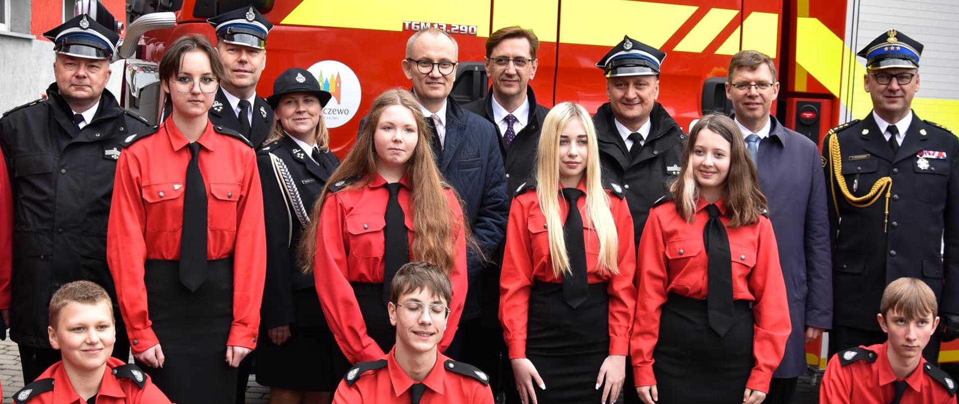 Jednostki OSP w Klebarku Wielkim i Barczewie z nowymi wozami