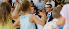 Premier Mateusz Morawiecki podczas wizyty w Nowym Brzesku.