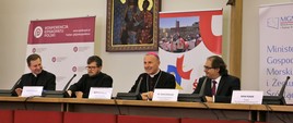 W siedzibie Episkopatu. Minister Marek Gróbarczyk wraz z przedstawicielami duchowieństwa podczas Konferencji 