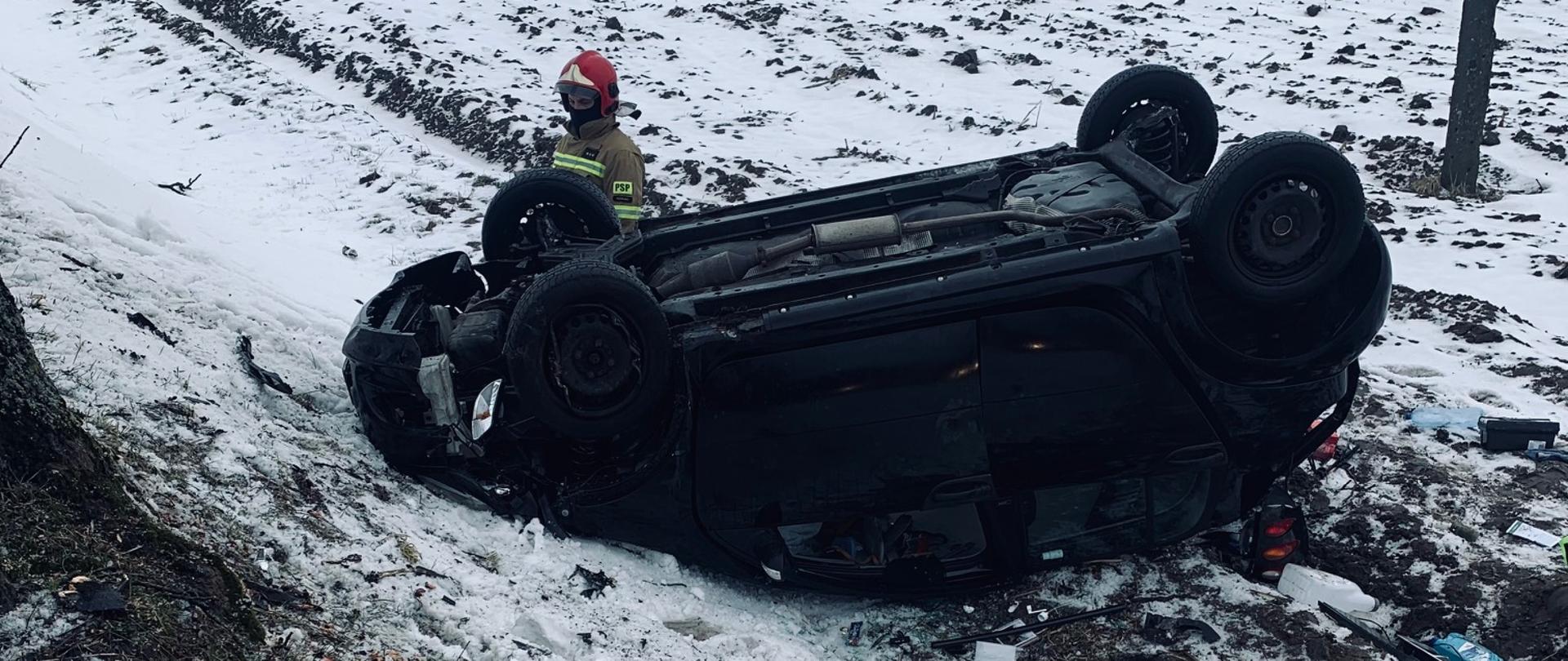 Dachowanie samochodu osobowego w Procyniu