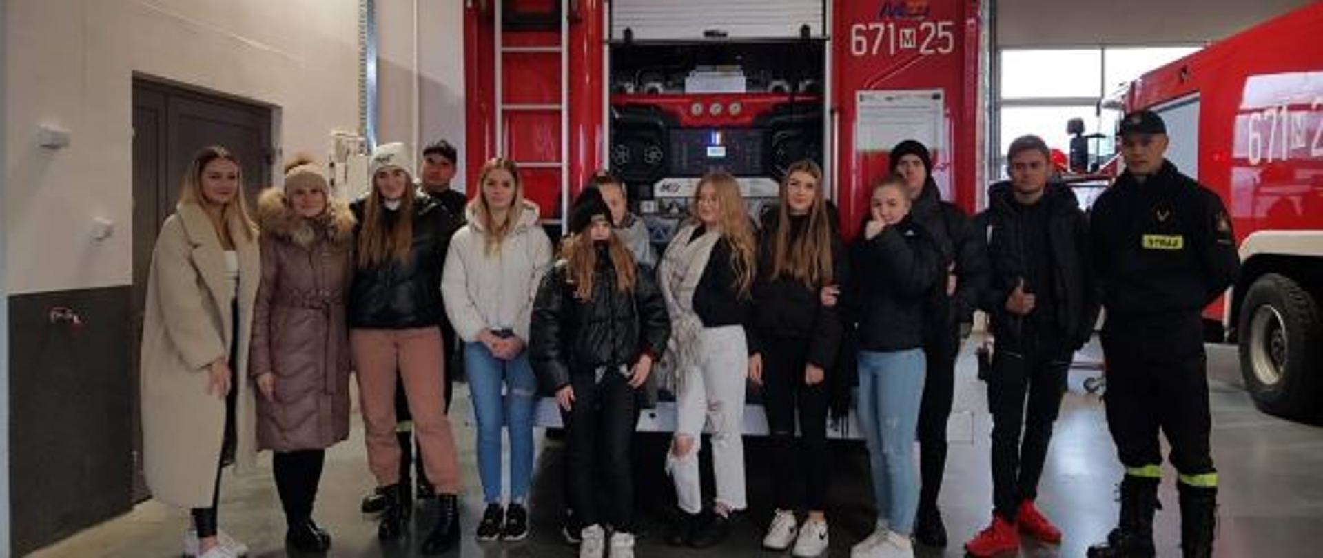 Wizyta klasy mundurowej w siedzibie KP PSP w Węgrowie