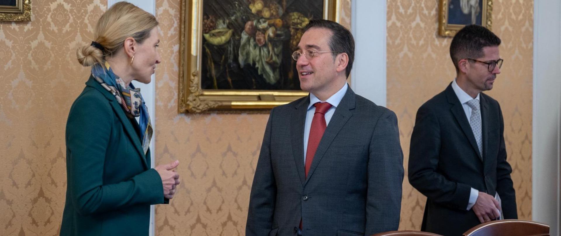 Chargé d'affaires a.i. RP Monika Krzepkowska i minister spraw zagranicznych Hiszpanii José Manuel Albares