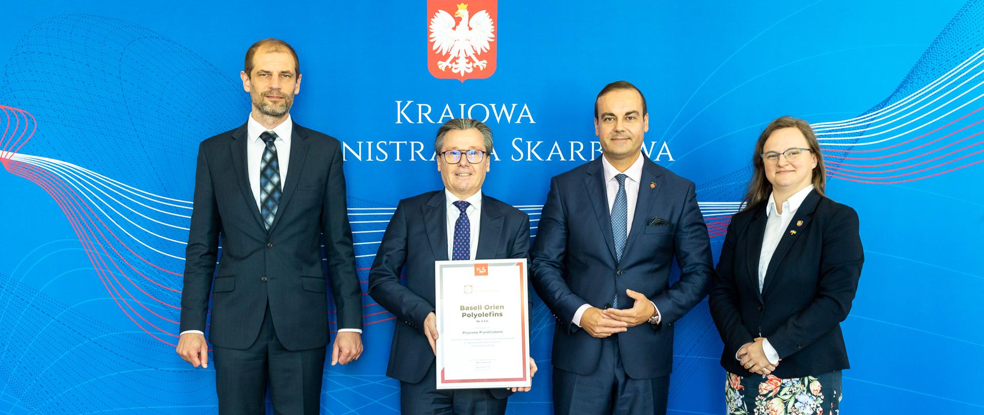 Uczestnicy spotkania, z prawej strony szef KAS Bartosz Zbaraszczuk i z-ca Szefa KAS Anna Chałupa.