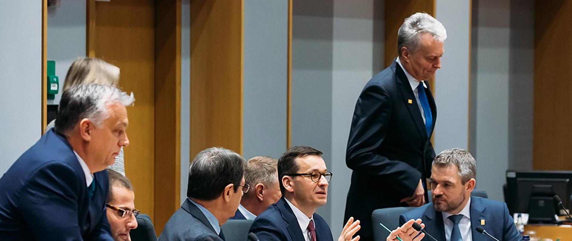 Premier podczas obrad. 