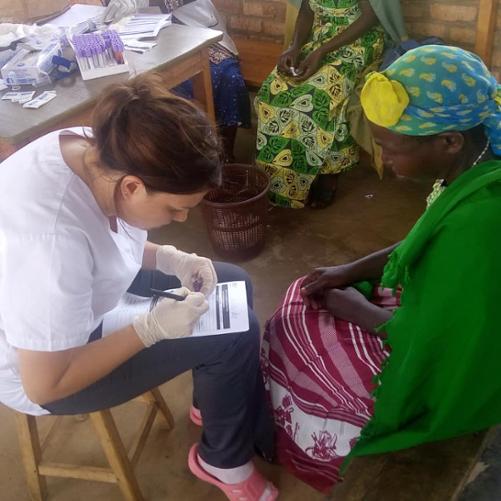 Pomoc medyczna dla ośrodka zdrowia Rushaki w Rwandzie fot. „Redemptoris Missio”