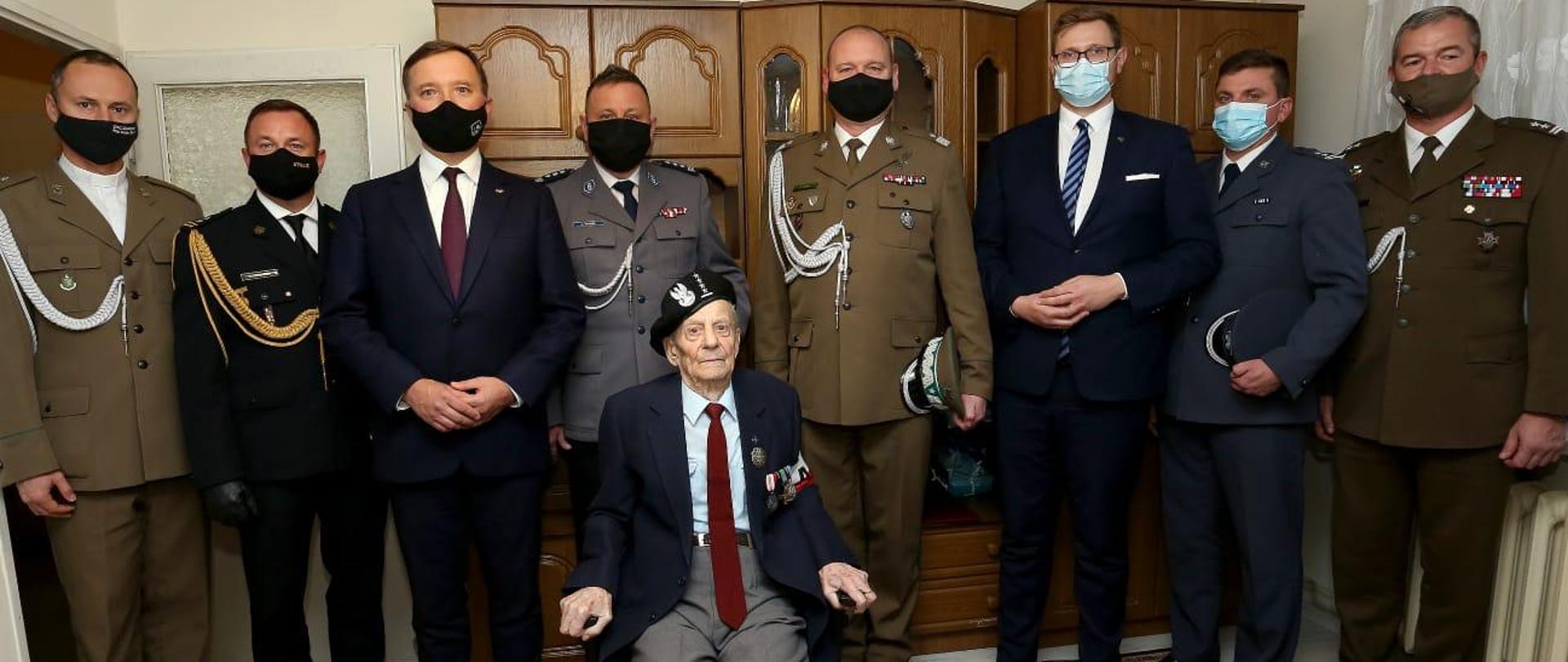 Uroczystość nadania wyższego stopnia oficerskiego raciborskiemu weteranowi Armii Krajowej
