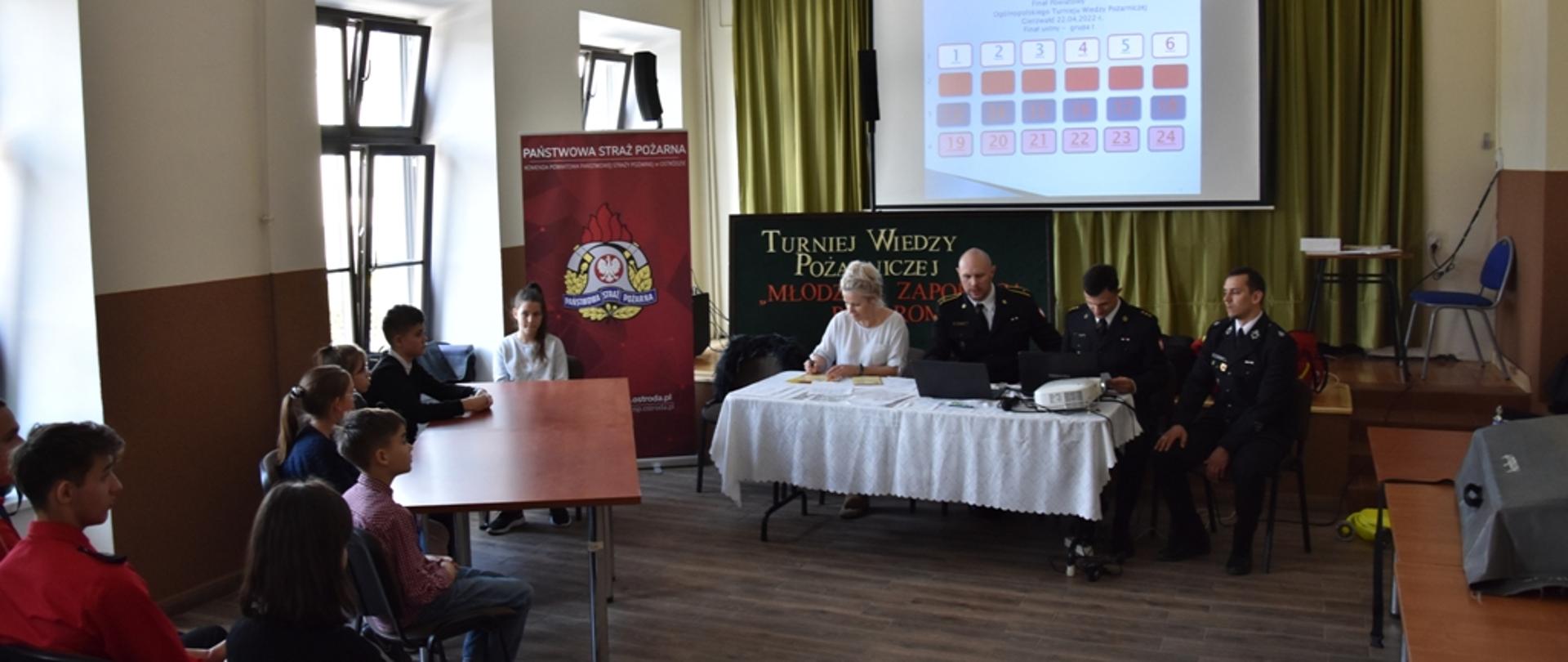 Trwa etap ustnych pytań. 