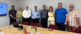 Prof. Raphael Grzebieta i pracownicy Zakładu Badania Wypadków Drogowych IES