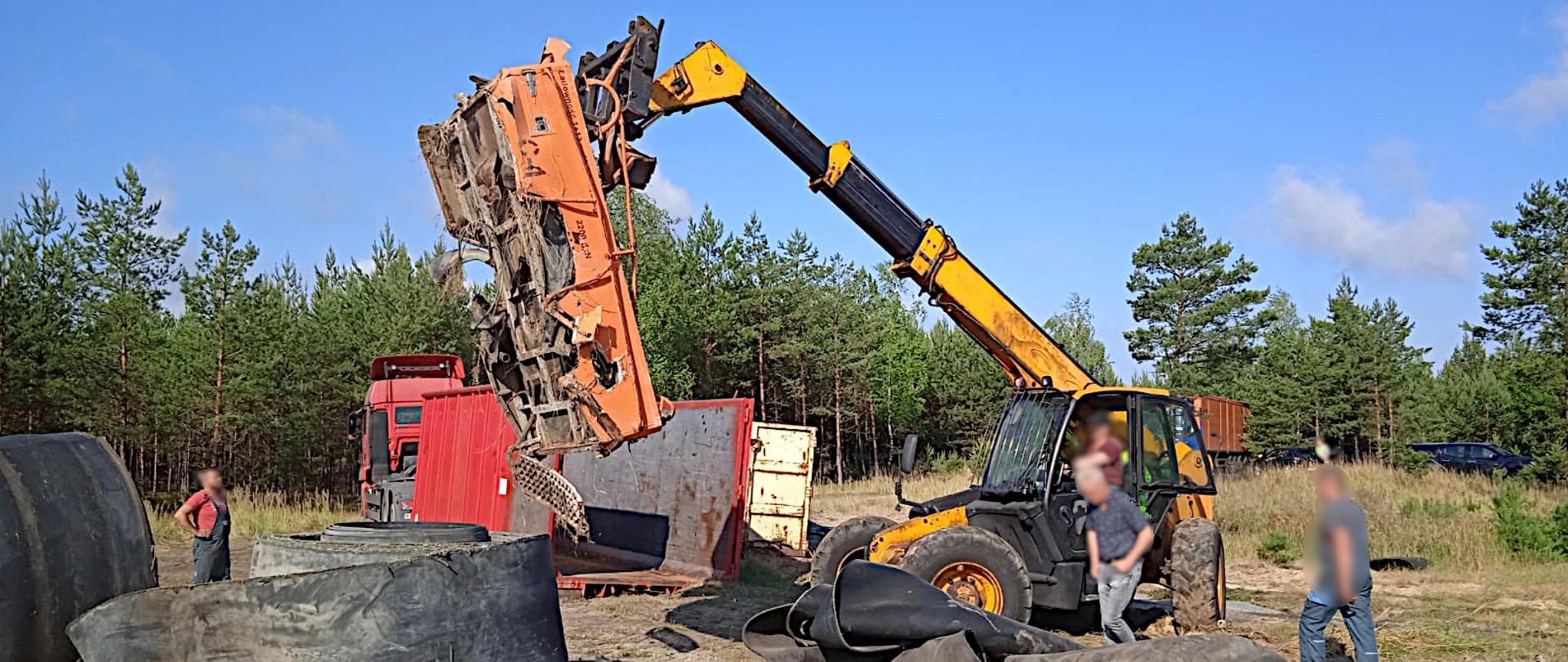 Sprzątanie terenu przez specjalistyczny sprzęt