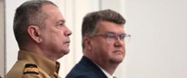 Zastępca Komendanta Głównego PSP nadbryg. Arkadiusz Przybyła oraz Minister Maciej Wąsik