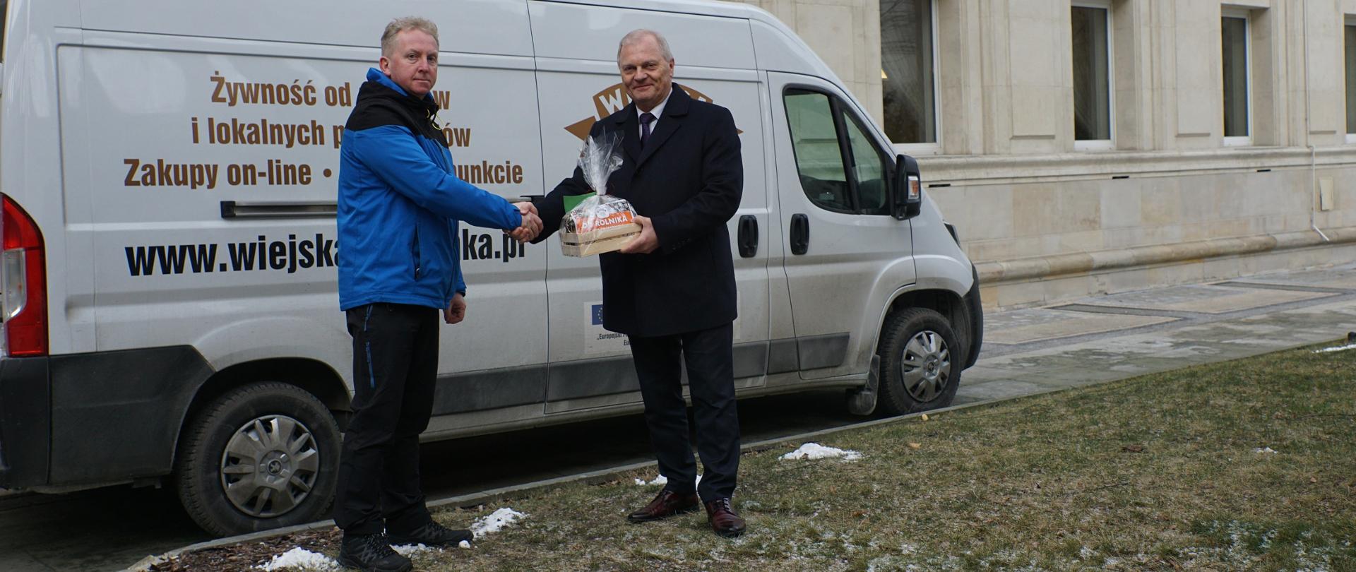 Dostawca "Wiejskiej e-skrzynki" i wiceminister Lech Kołakowski