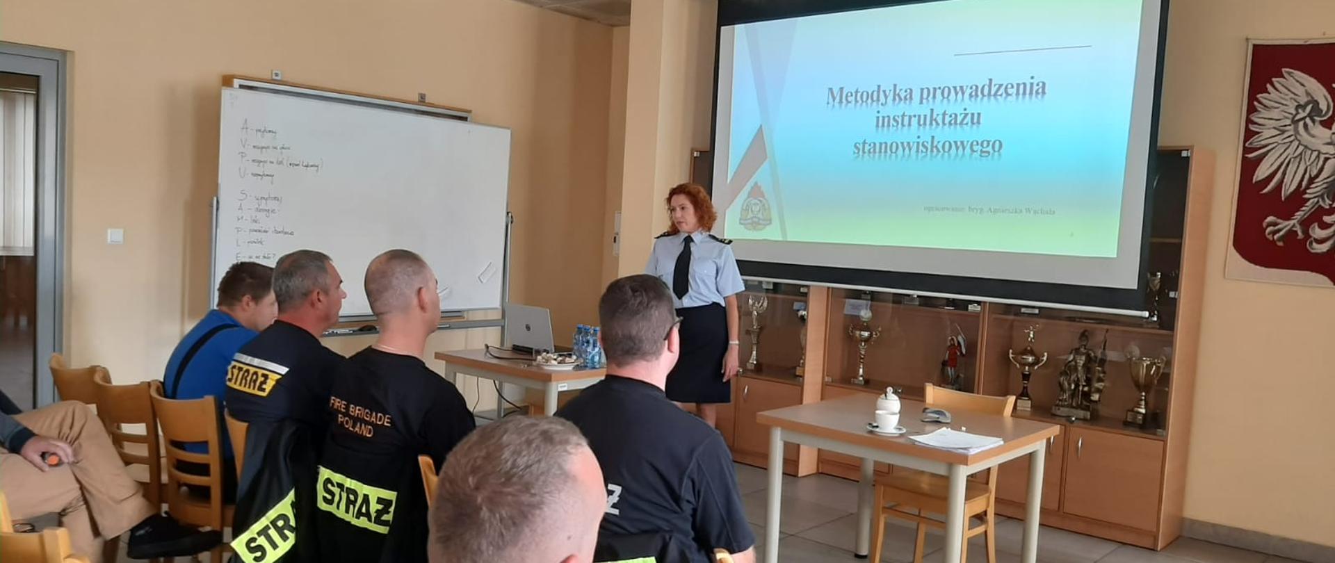 W dniu 13 września 2022 roku w Komendzie Miejskiej Państwowej Straży Pożarnej w Bielsku-Białej odbyło się szkolenie organizowane przez Komendę Wojewódzką Państwowej Straży Pożarnej
w Katowicach. Szkolenie z zakresu Bezpieczeństwa i Higieny Pracy było skierowane do naczelników Ochotniczych Straży Pożarnych z terenu Bielska-Białej i powiatu bielskiego i zostało przeprowadzone na podstawie programu szkolenia zatwierdzonego przez Komendanta Głównego PSP.
