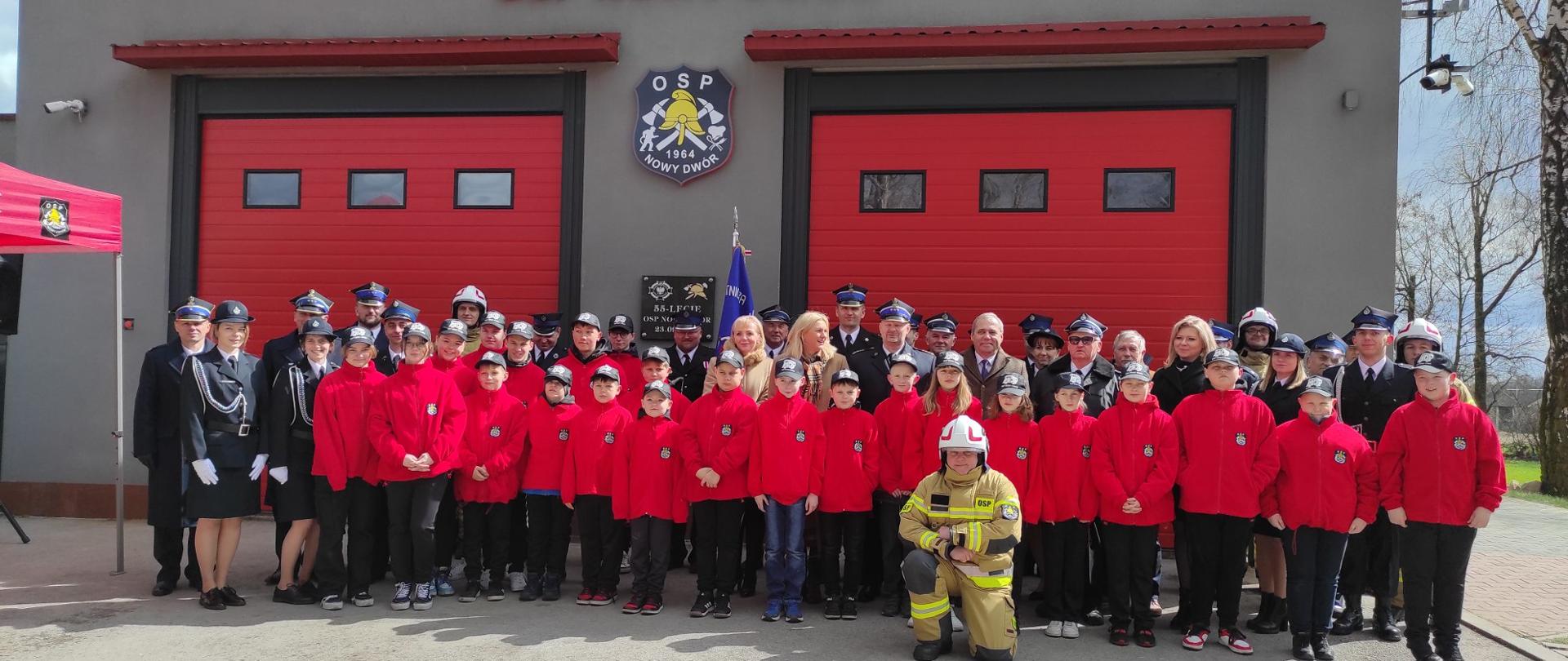 Uroczystość przekazania pojazdu dla OSP Nowy Dwór