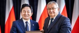 Minister infrastruktury Andrzej Adamczyk oraz minister gruntów, infrastruktury i transportu Republiki Korei Hee-ryong Won