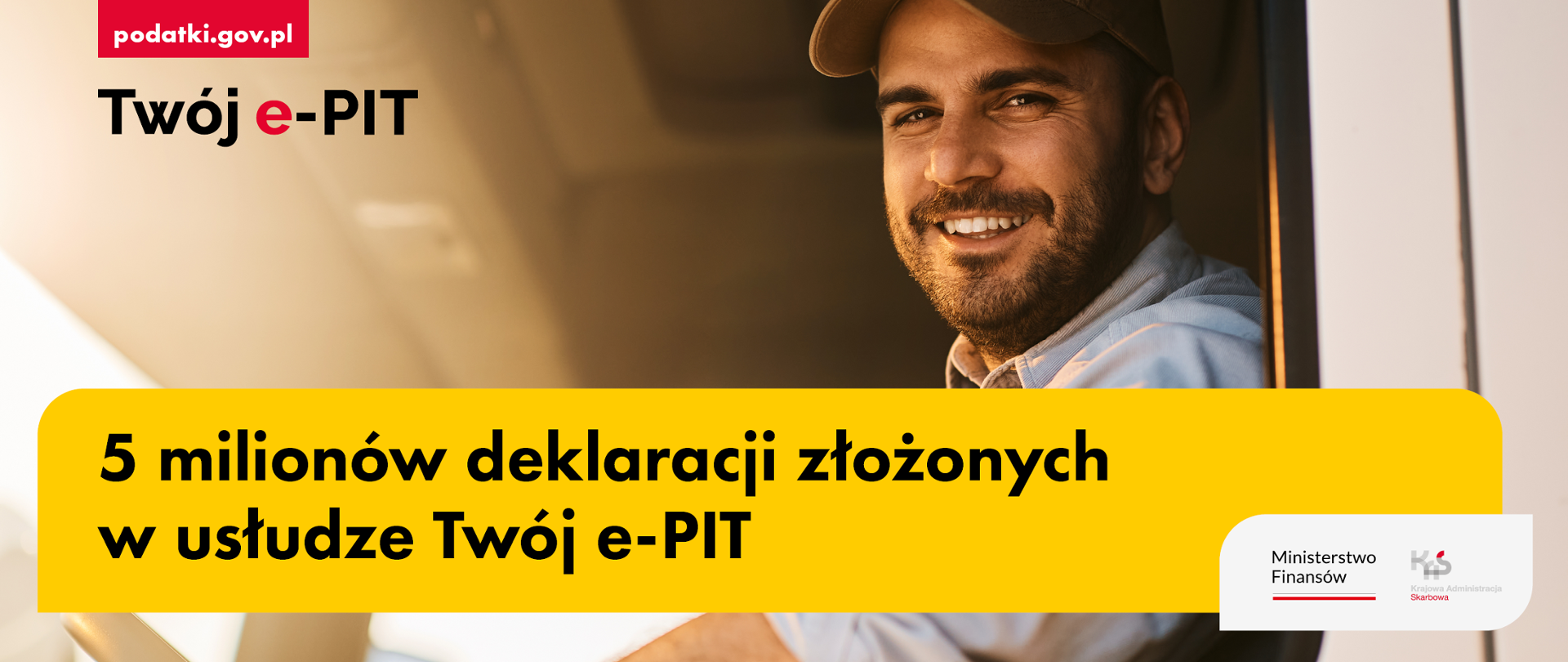 Uśmiechnięty mężczyzna. Obok napis: 5 milionów deklaracji złożonych w usłudze Twój e-PIT