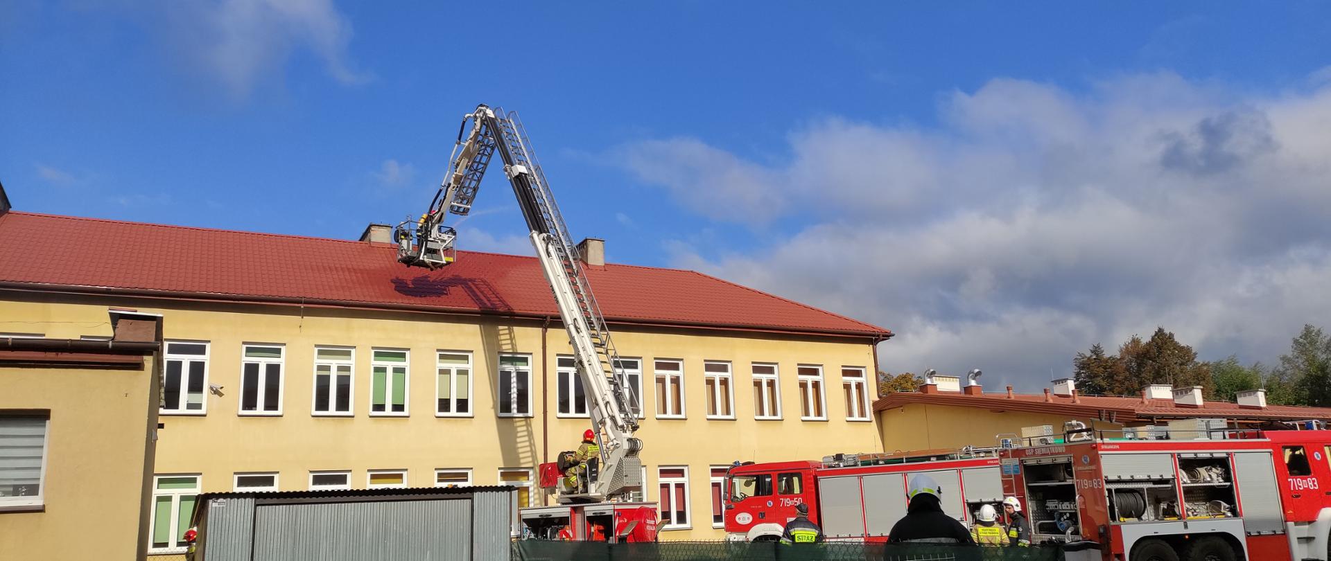 Ćwiczenia na obiekcie Zespołu Szkół w Siemiątkowie