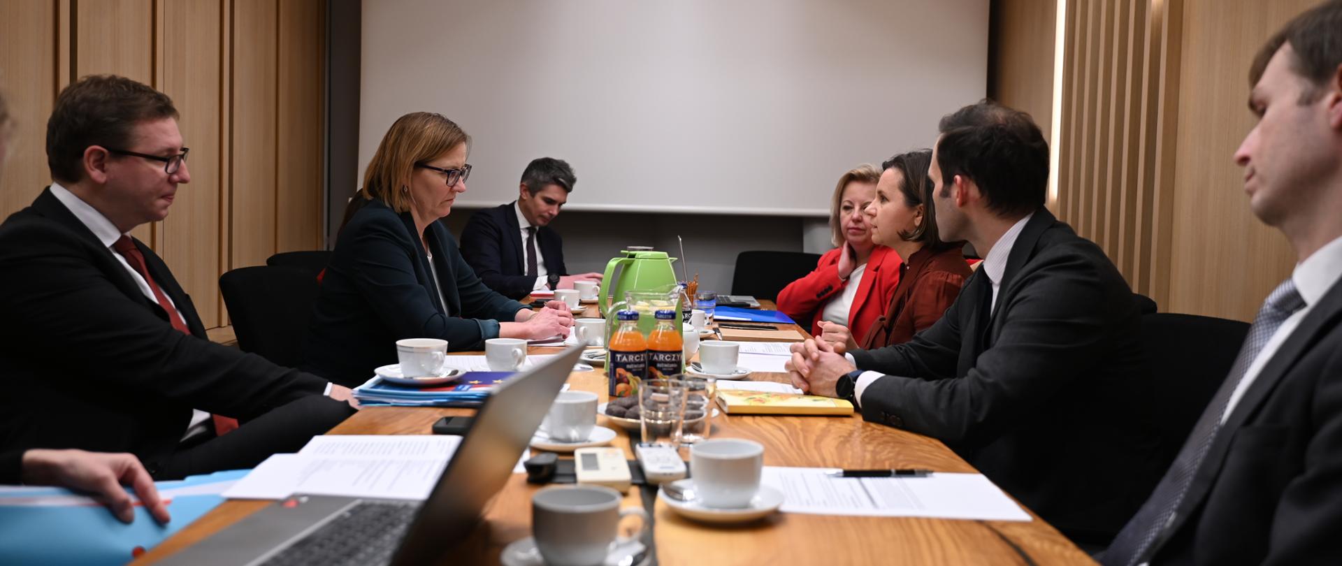 Priorytety polskiej prezydencji w UE tematem spotkania wiceministry Urszuli Zielińskiej z Sekretarz Generalną Komisji Europejskiej Ilzą Juhansone