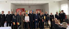druhowie OSP i zaproszeni goście razem po wręczeniu decyzji