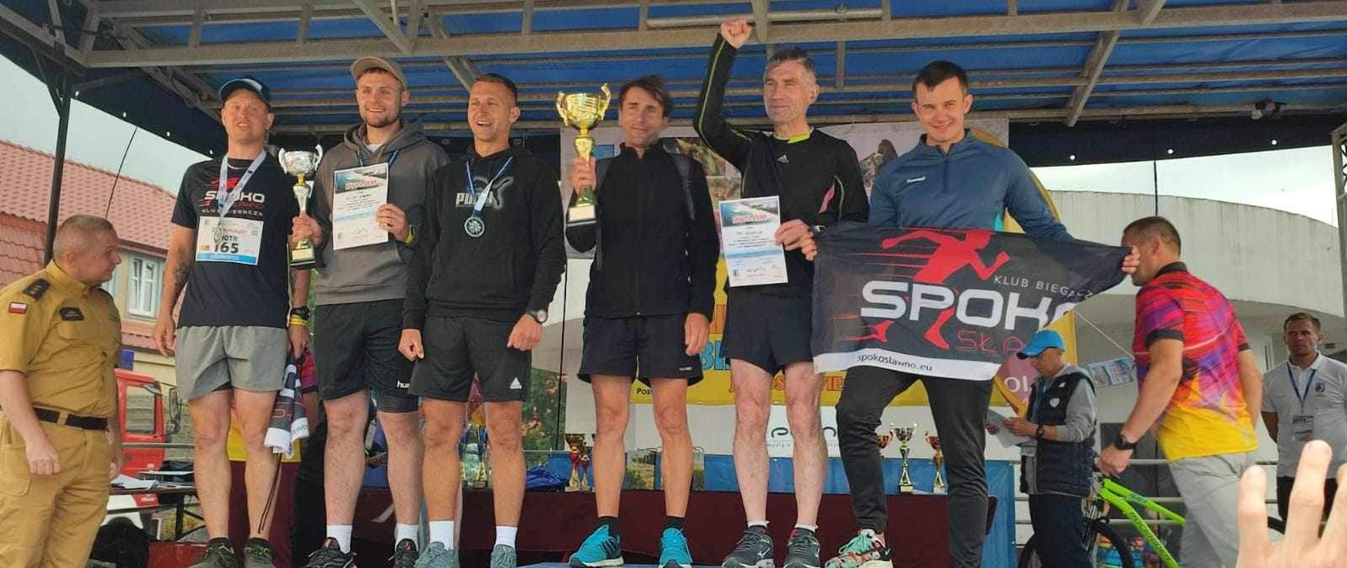 Bieg w Jarosławcu z udziałem strażaków KM PSP w Koszalinie.