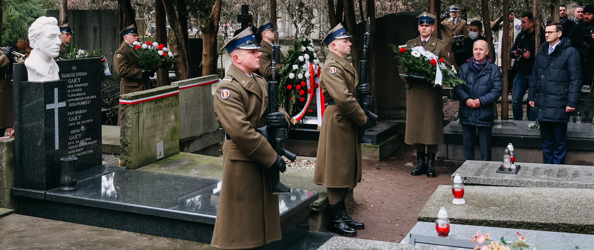 Premier Mateusz Morawiecki podczas uroczystości z okazji 100. rocznicy urodzin Tadeusza Gajcy