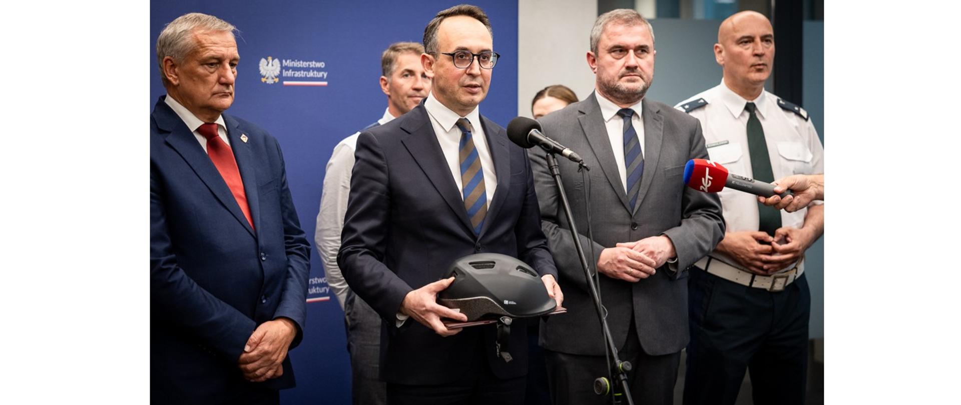 Obowiązek jazdy w kasku do 16 roku życia - rekomendacje po posiedzeniu KRBRD