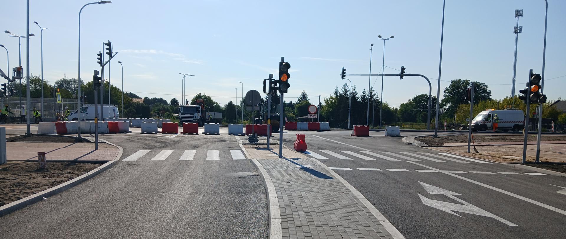 Skrzyżowanie_DK61_DW632_z_sygnalizacją_świetlną_w_budowie