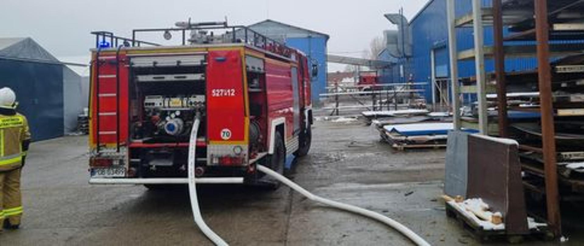 Ćwiczenia taktyczno – bojowe połączone z rozpoznaniem operacyjnym przeprowadzone na terenie zakładu produkcyjno – magazynowego DECOPROCESS Sp. z o.o. w Świerkówkach. 