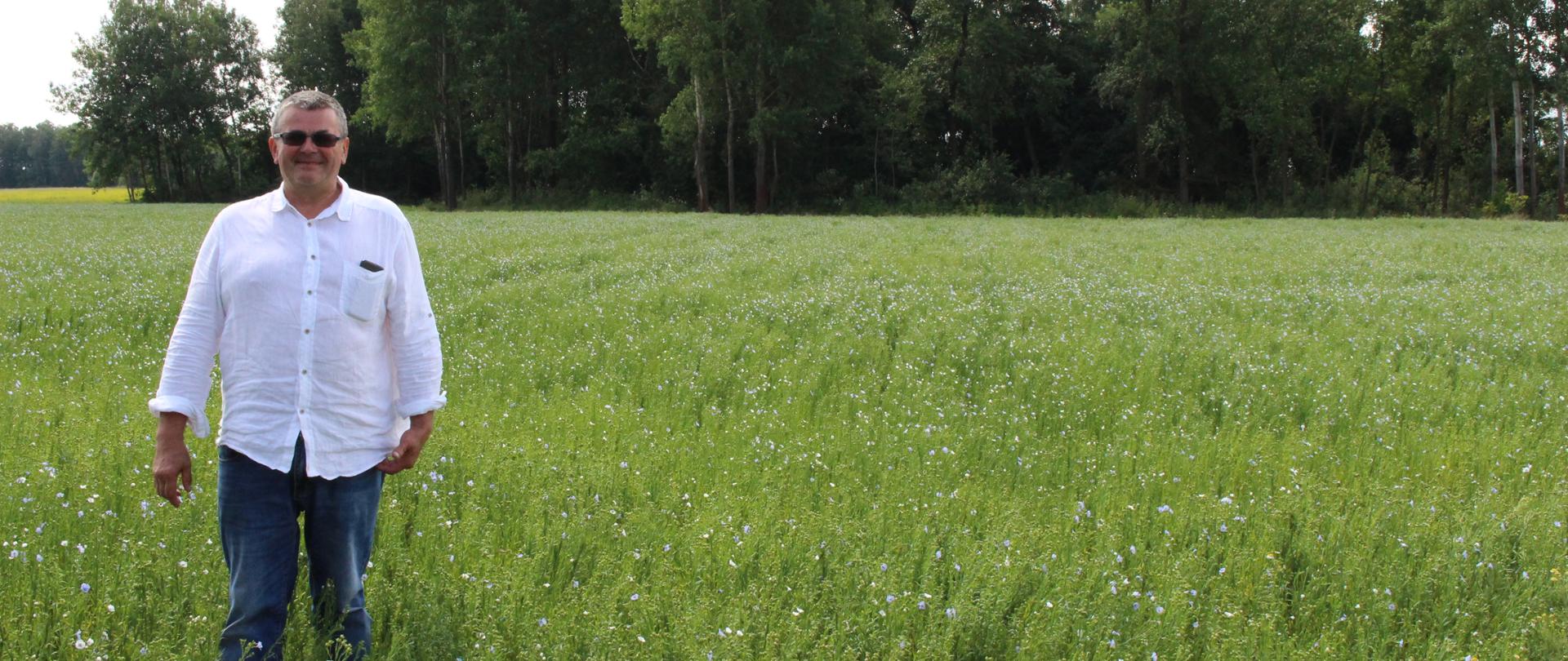 Na zdjęciu po lewej rolnik roku Krzysztof Kowalski