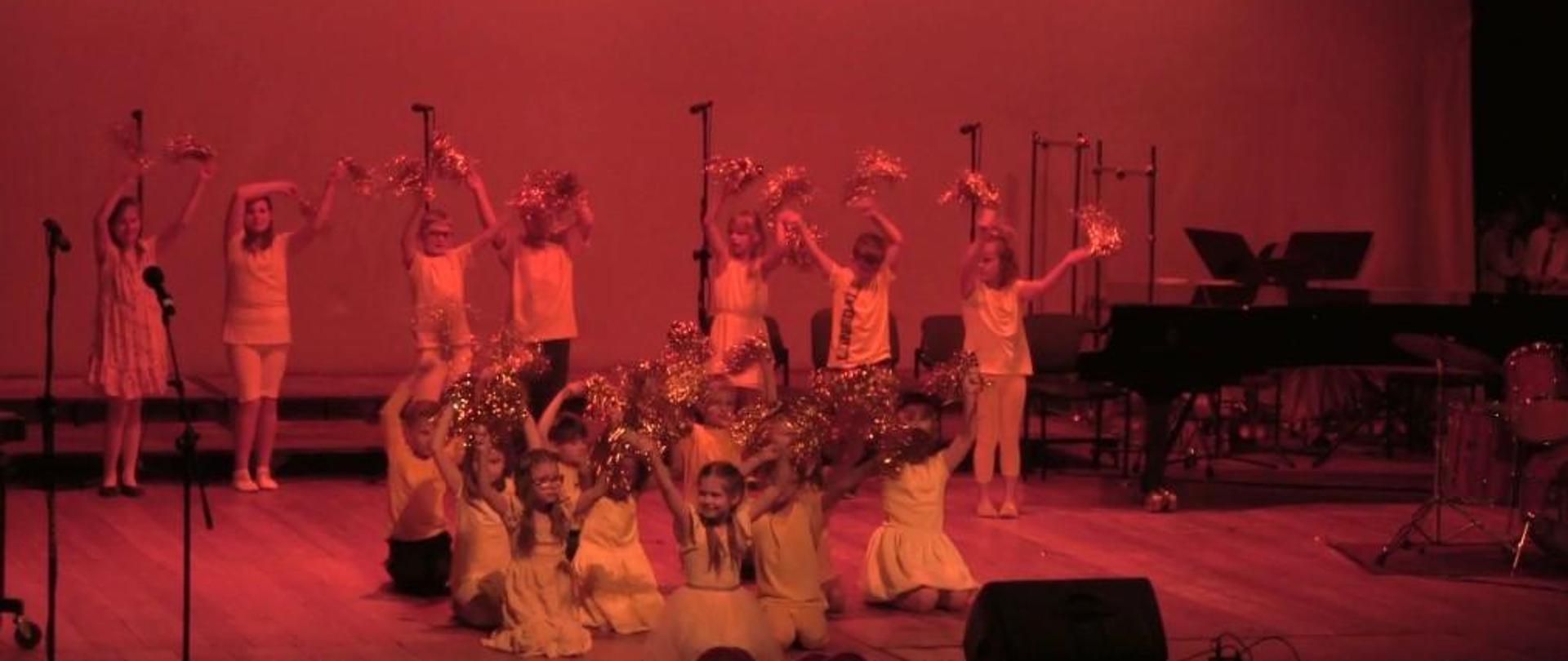 Zdjęcie z galerii "Koncert w filharmonii "Nie tylko klasycznie" 16-05.2024"