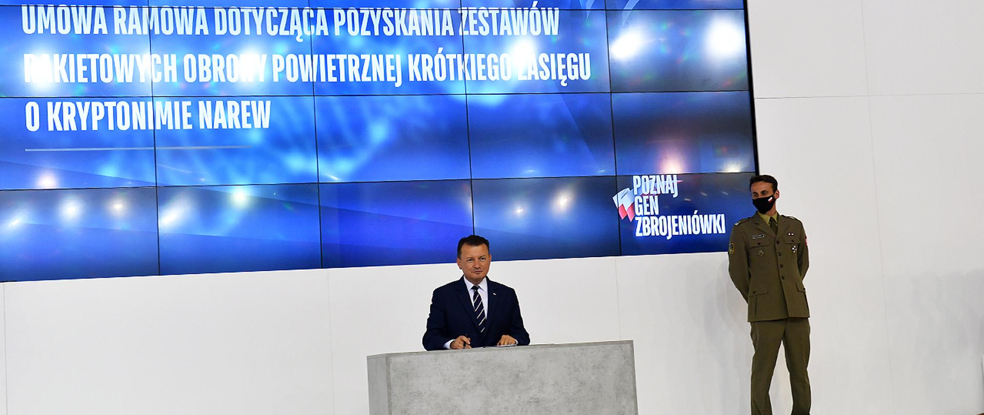 Podpisanie przez ministra M. Błaszczaka umów na nowy sprzęt dla Wojska Polskiego
