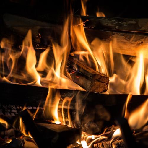 Palące się drewno