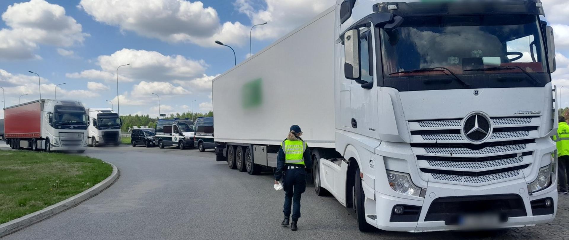 Kontrole przewozów w dniu 01.05.2025 - zakazy ruchu pojazdów ciężarowych