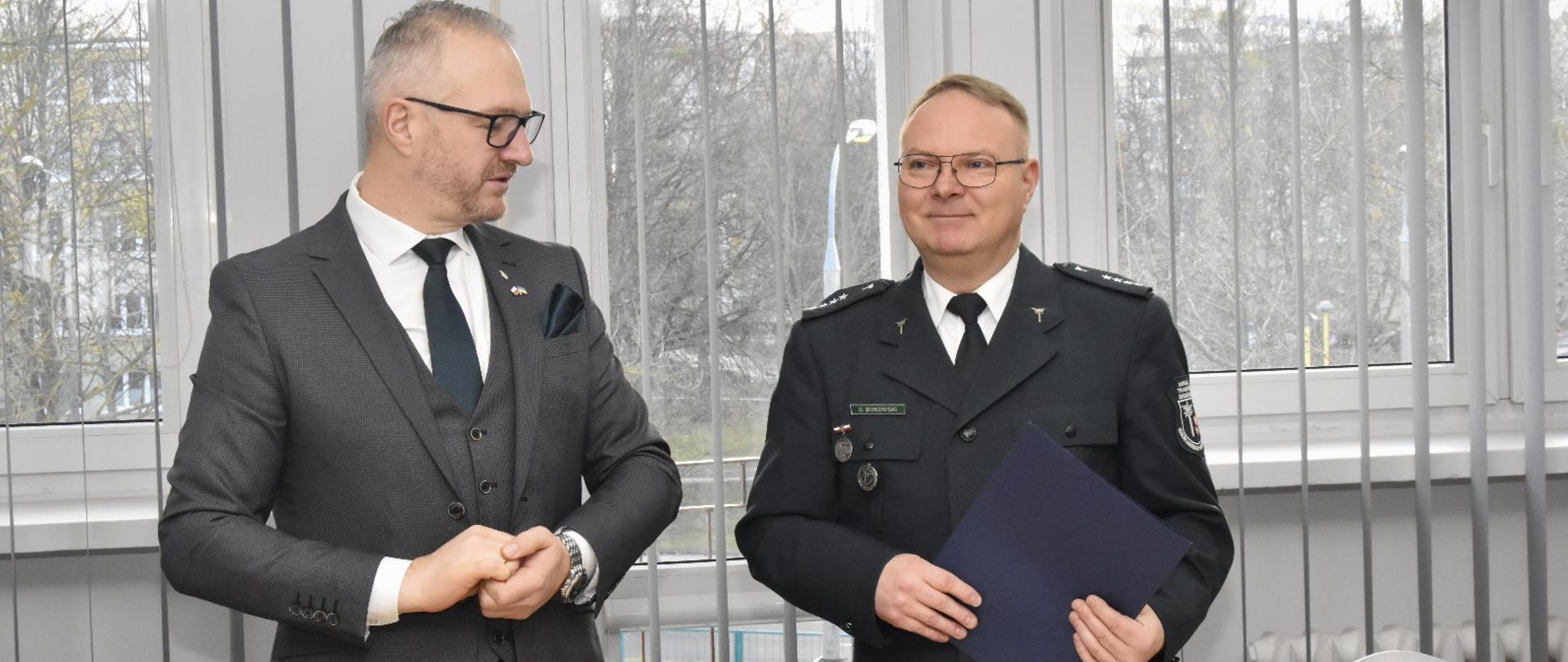 Wojewoda Radosław Król i Nowy Wojewódzki Inspektor Transportu Drogowego Grzegorz Bukowski 