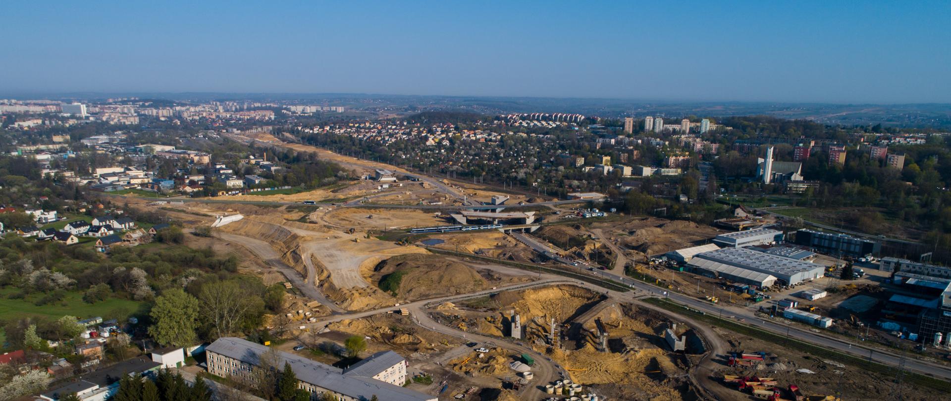 Ujęcie z drona. Widok na mający powstać węzeł Grębałów.