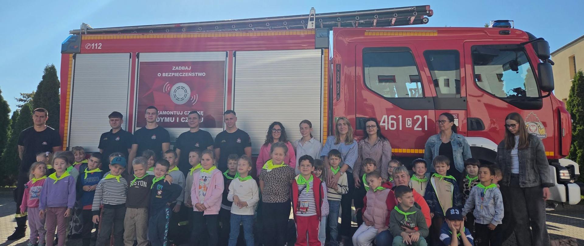 Wizyta w straży pożarnej dzieci z Przedszkola Niepublicznego Gucio