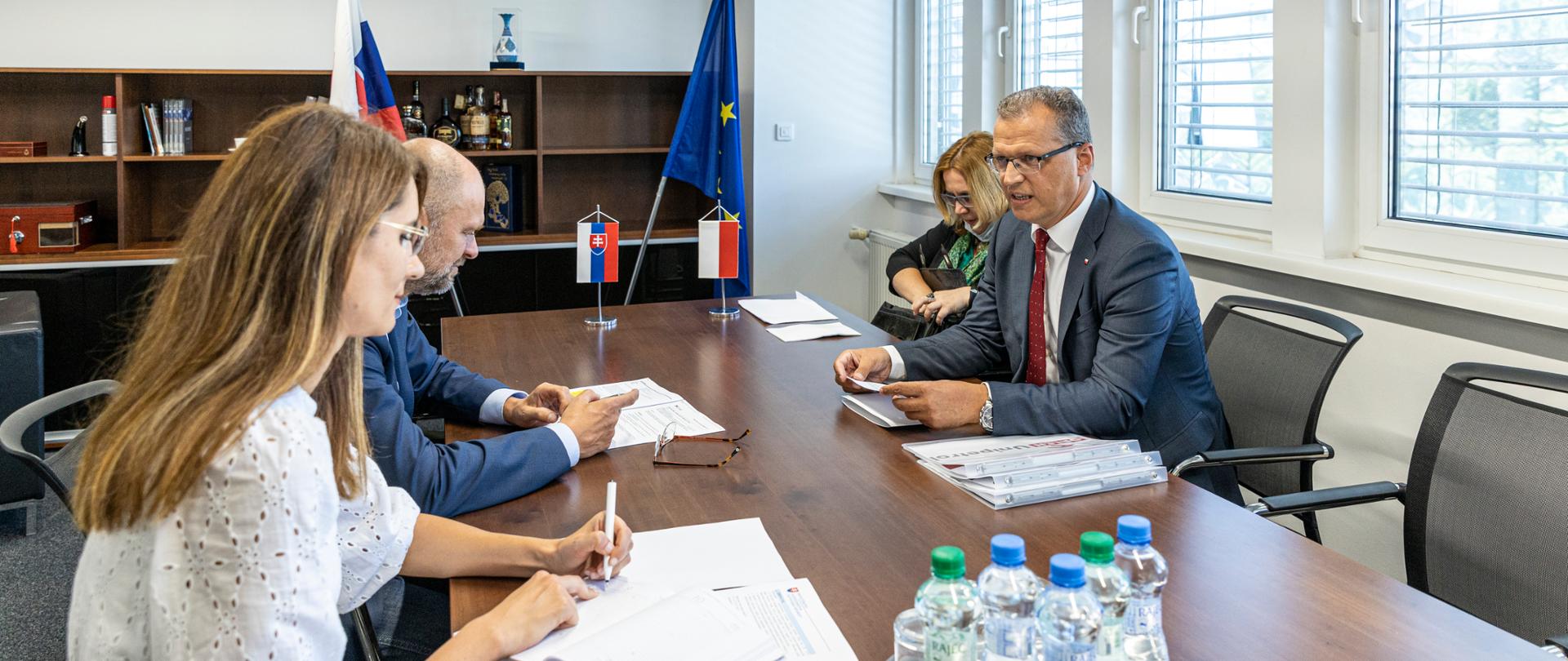 Stretnutie veľvyslanca Krzysztofa Strzałku s vicepremiérom Richardom Sulíkom