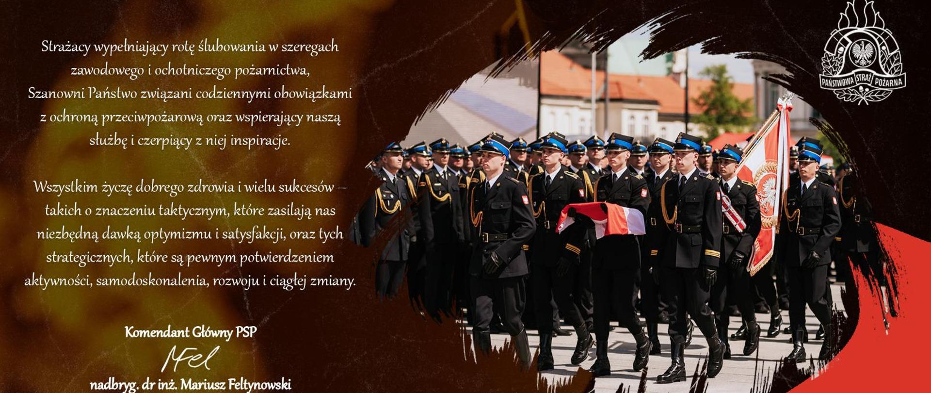 tekst życzeń z okazji dnia strażaka, obok maszerujący umundurowani strażacy w mundurach galowych ze sztandarem