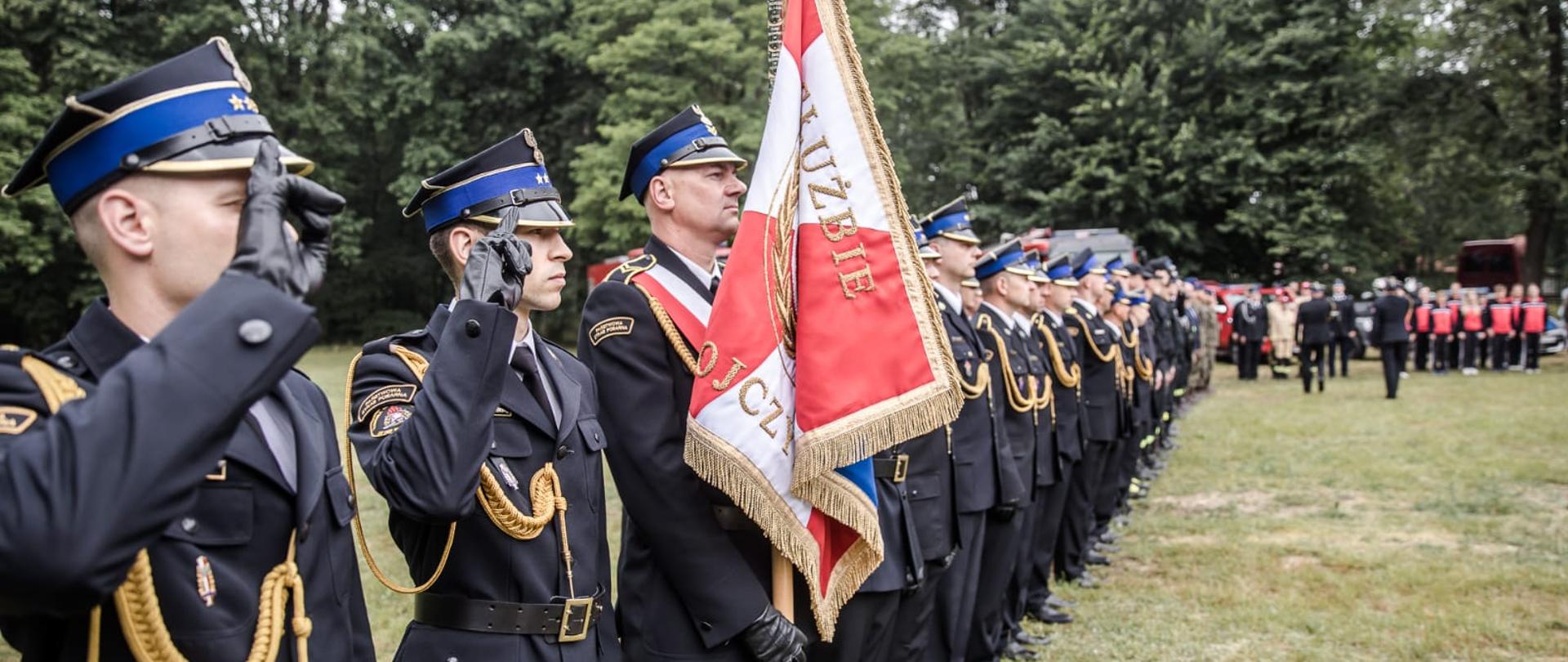 Powiatowe obchody Dnia Strażaka połączone z jubileuszem 100 -lecia powstania Ochotniczej Straży Pożarnej w Białowieży