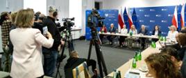 zdjęcie z konferencji prasowej nt. Lex Szarlatan