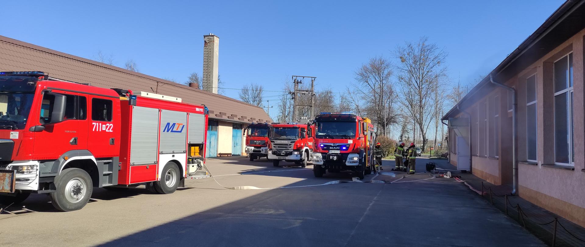 Ćwiczenia zgrywające na obiekcie Powiatowego Centrum Kształcenia Zawodowego i Ustawicznego w Żurominie.