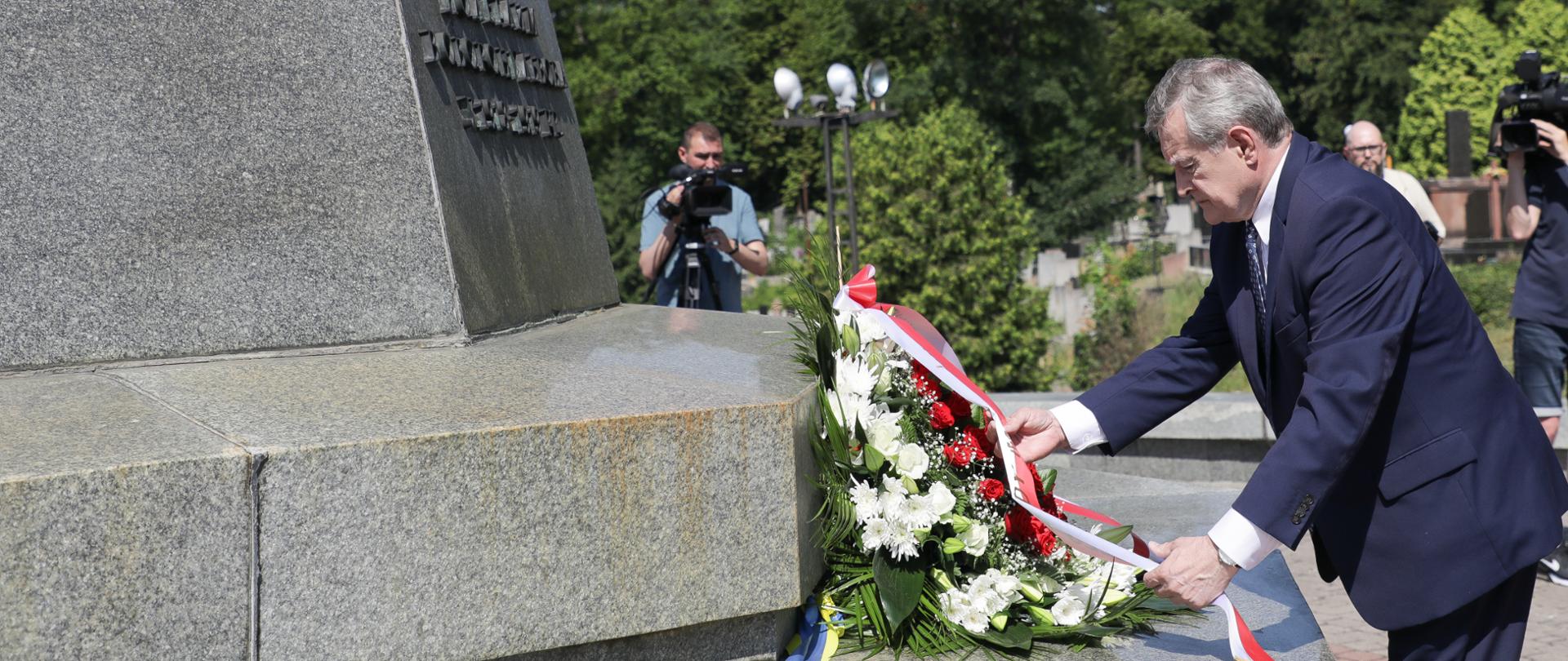 Wicepremier Piotr Gliński odwiedził Cmentarz Łyczakowski we Lwowie, Fot. Danuta Matloch