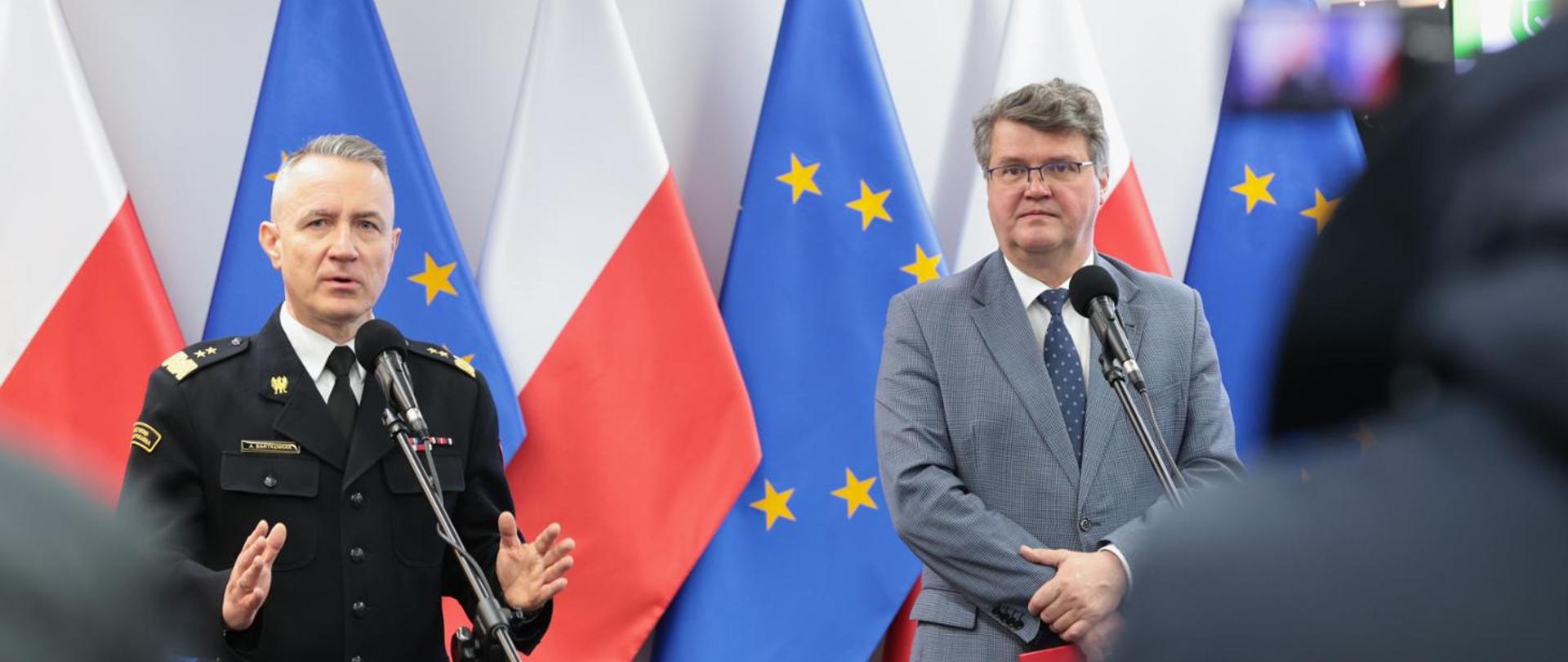 Konferencja prasowa dotycząca inwentaryzacji budynków i obiektów budowlanych przeprowadzonej przez funkcjonariuszy Państwowej Straży Pożarnej