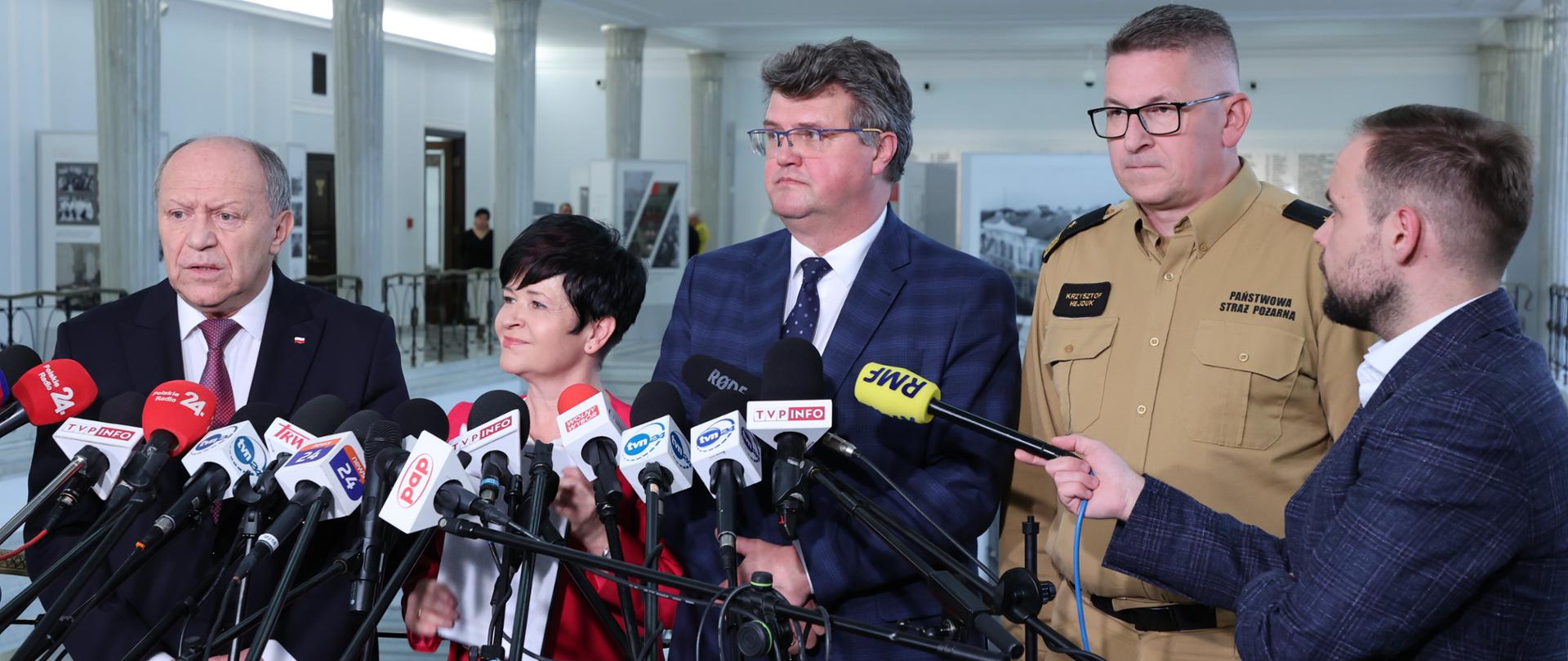 25 mln zł dla Młodzieżowych Drużyn Pożarniczych – konferencja z udziałem wiceministra Macieja Wąsika 2