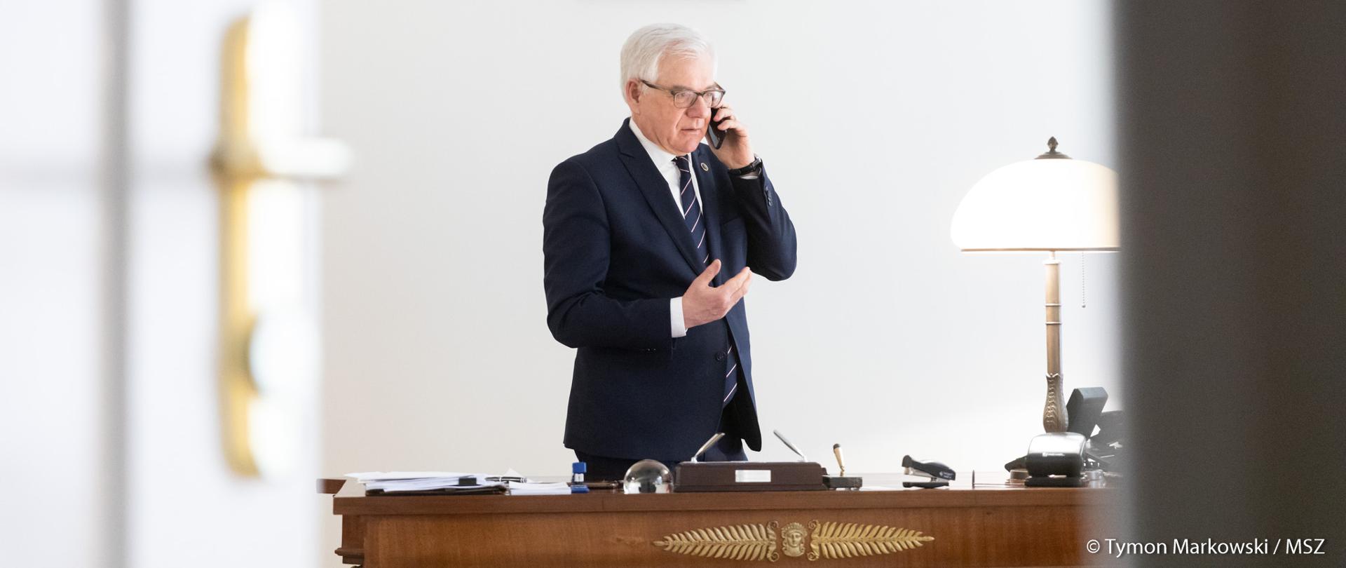 2020.03.18 Warszawa . Minister Jacek Czaputowicz . Rozmowa telefoniczna .
Fot. Tymon Markowski / MSZ