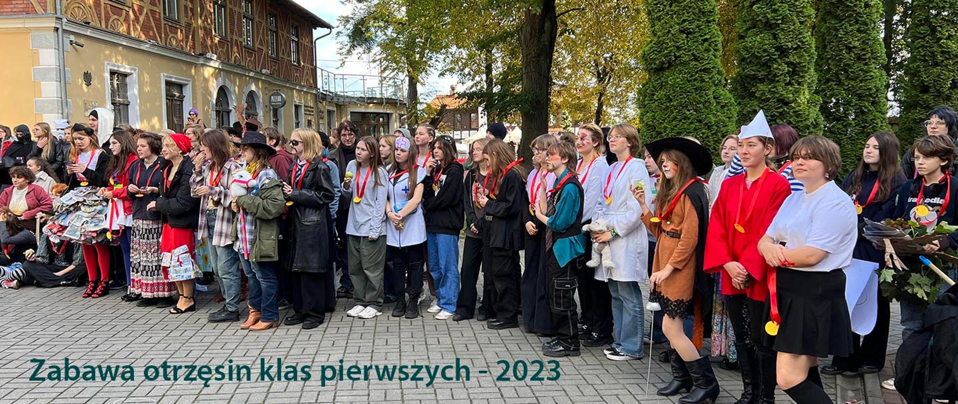 Zabawa otrzęsin klas pierwszych - PLSP w Gdyni, 2023