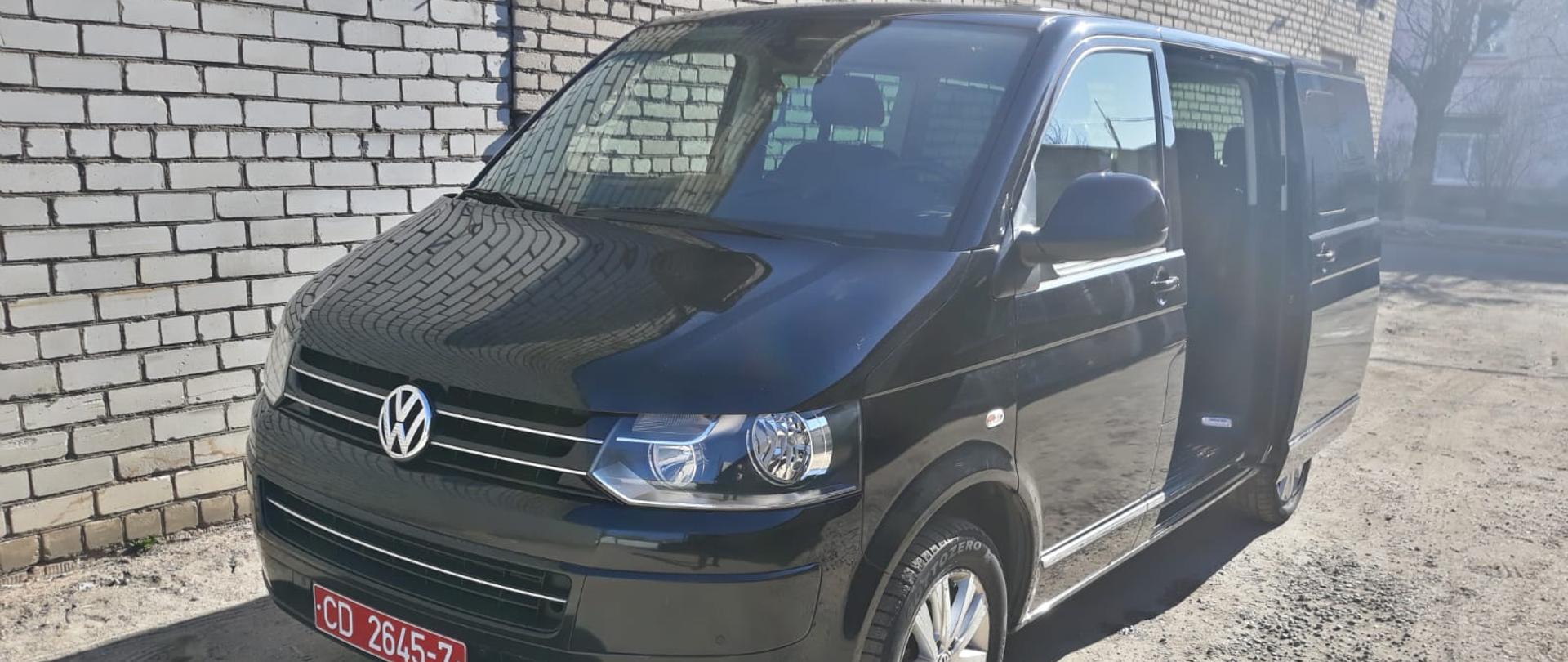 VW Multivan przód-bok